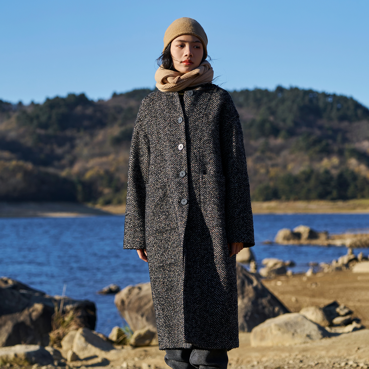 梭家羊毛长款文艺人字纹