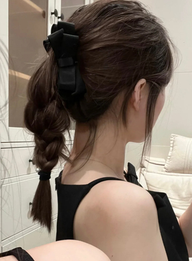 光泽感黑色缎面蝴蝶结香蕉夹