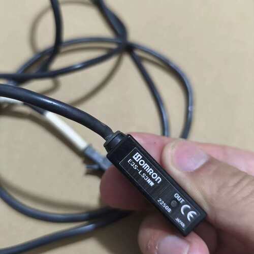 议价E3S-LS3NW欧姆龙光电传感器E3S-LS3NW，13个
