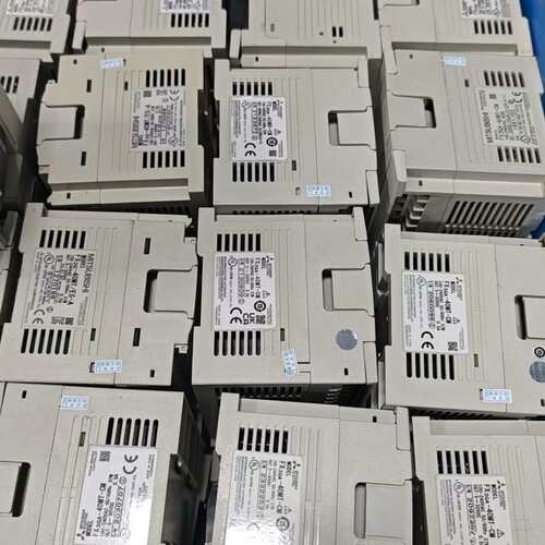 议价三菱PLC FX3GA-40MT-CM，二手拆机，成色如图，