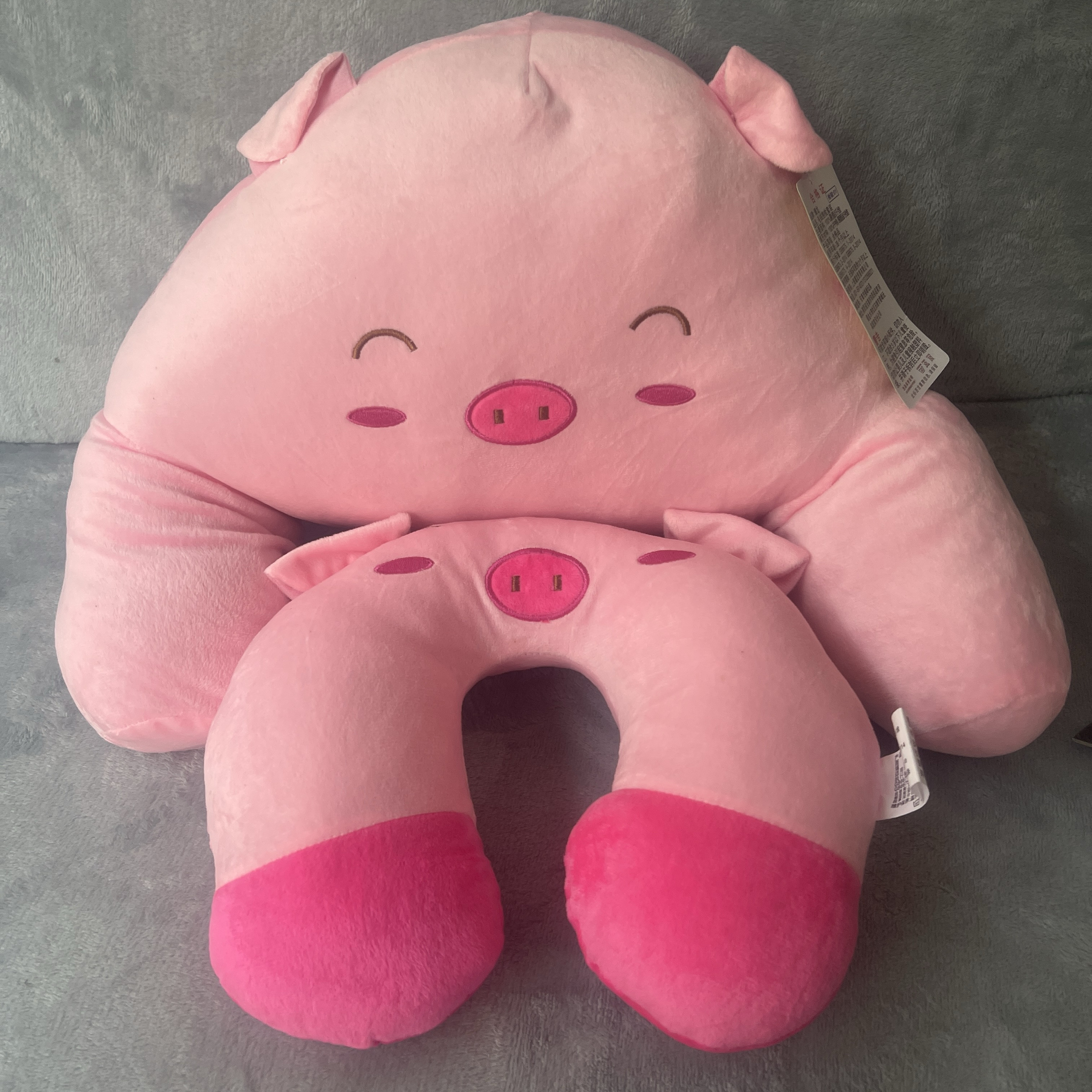 捡漏捡漏小豬二合一毛絨腰靠+頸枕組，义乌发