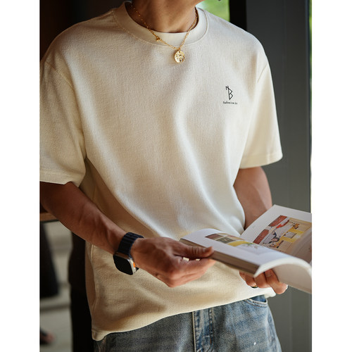 港风简约基础款提花暗纹短袖T恤