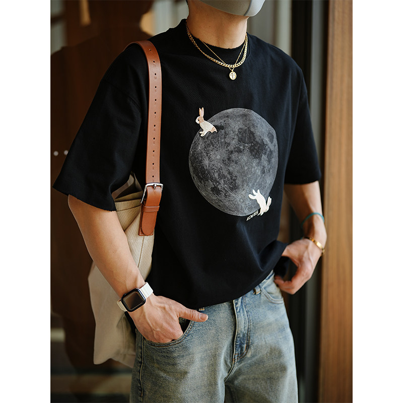 韩系精致小兔刺绣月球喷绘短袖T恤男夏季潮流新款纯棉百搭打底衫,男装,T恤,淘宝优惠券,粉丝福利购,淘宝优惠卷