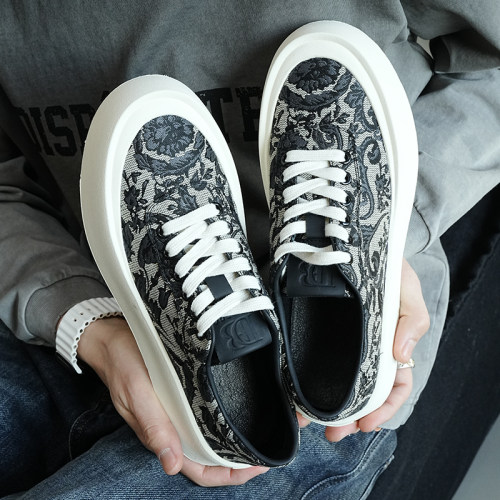 高级刺绣透气增高一脚蹬休闲板鞋