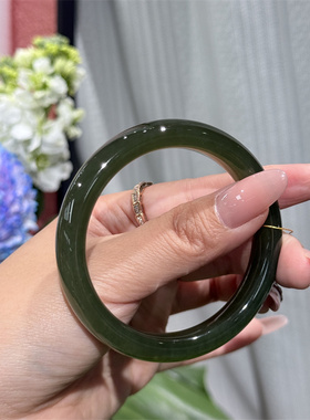 新疆和田玉碧玉湖水绿扁圆条手镯