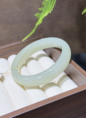 天然和田玉高冰浅晴水显白玉镯子