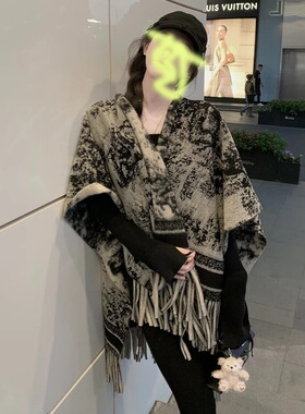 新款民族风水墨画披肩女时尚百搭云南西藏游网红同款氛围感百搭