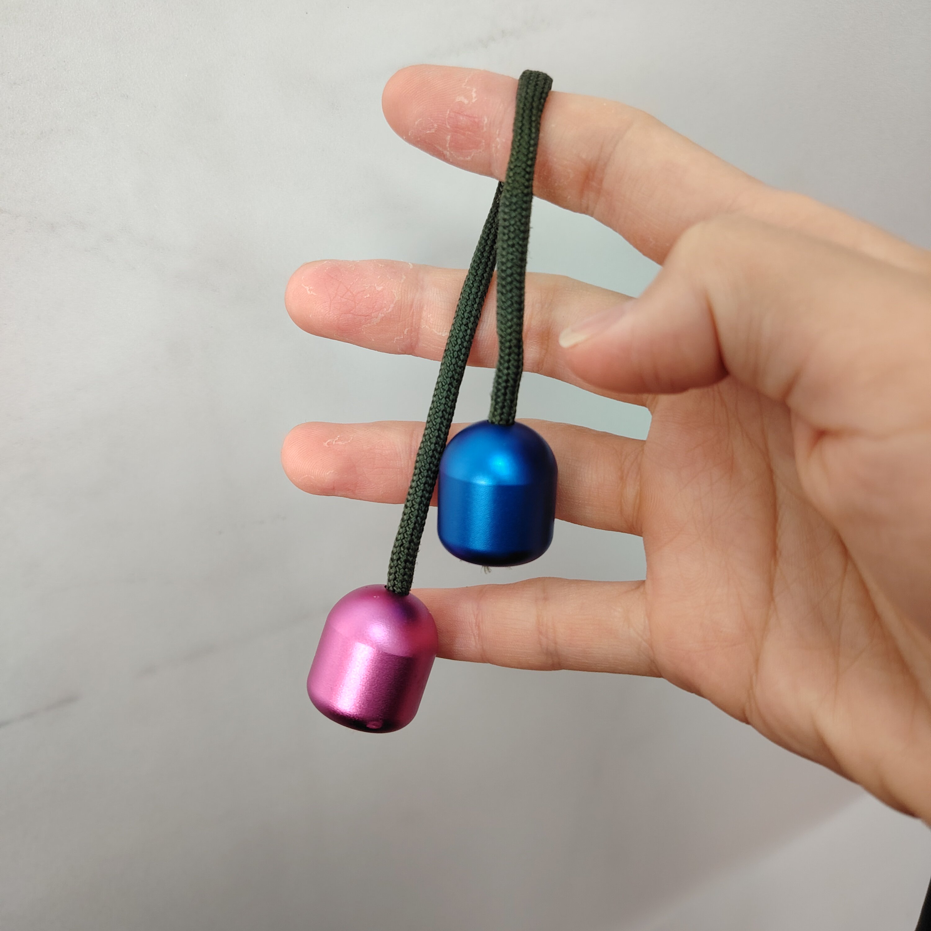宝乐珠手指玩具溜溜球减压神器合金材质玩具益智游戏