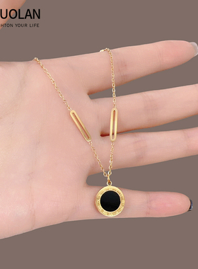 甜酷方牌项链女字母搭配夏季