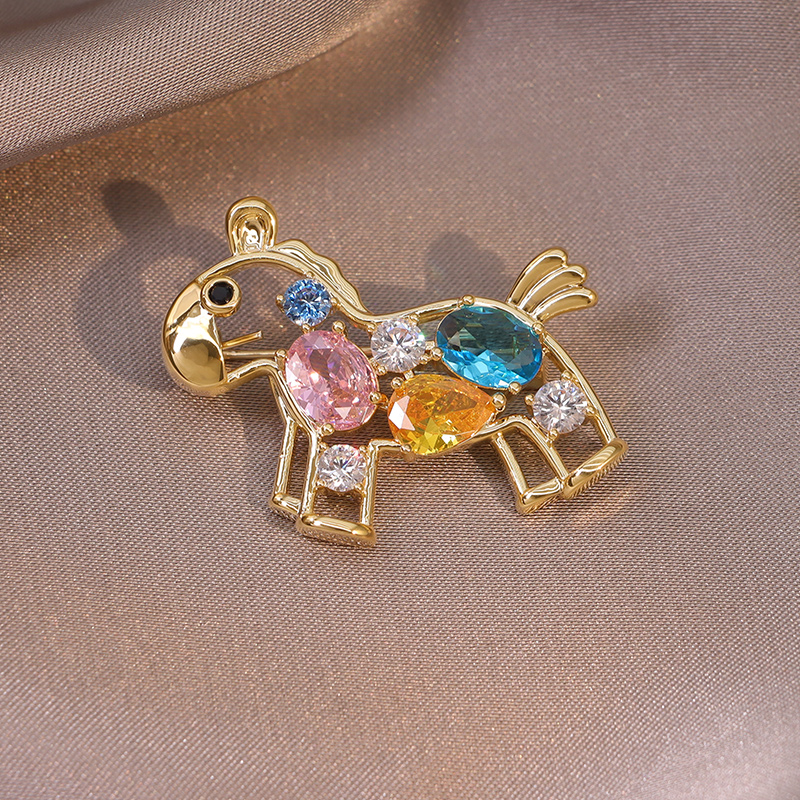 轻奢高级感彩色锆石小马胸针