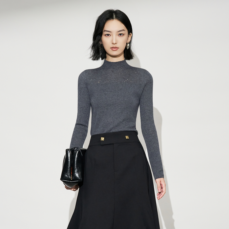 XG/雪歌半高领修身打底针织衫