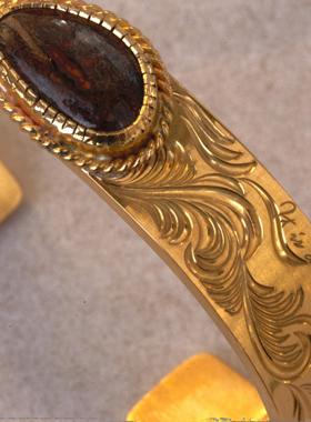 饰品falcon银唐草雕刻男联合创作