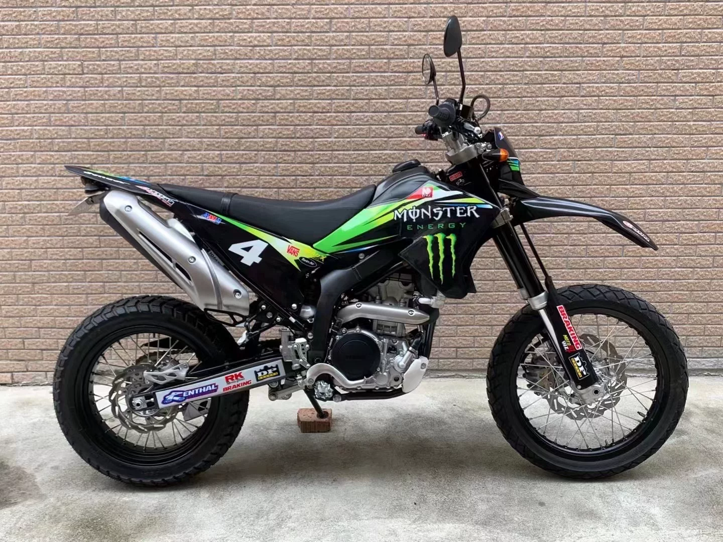 Импортированный Yamaha 250 Горы кросс-кантри Гао Магик Стрит Кар Тяньцзянь Король спортивная машина 400 партийный мотоцикл