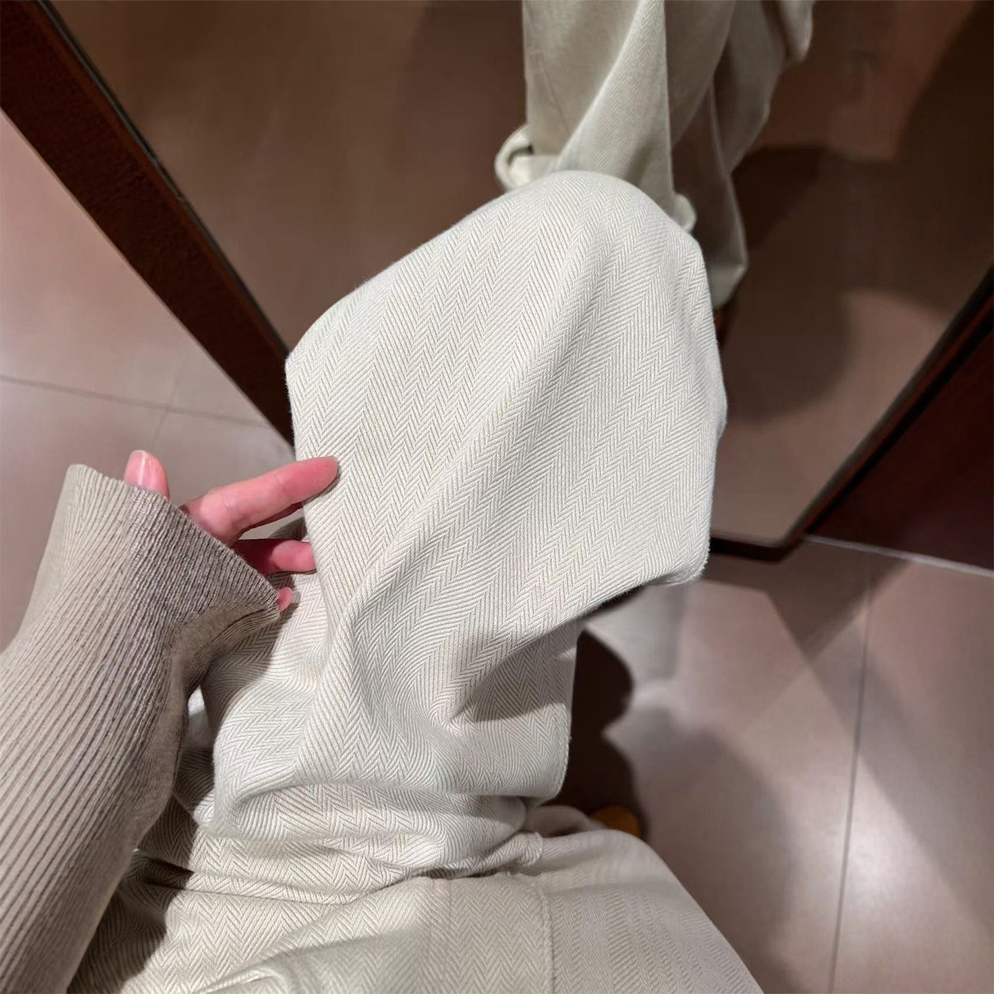 米白色直筒微喇牛仔裤女秋冬新款胖妹妹mm高腰显瘦人字纹喇叭长裤,女装/女士精品,大码裤装,淘宝优惠券,粉丝福利购,淘宝优惠卷