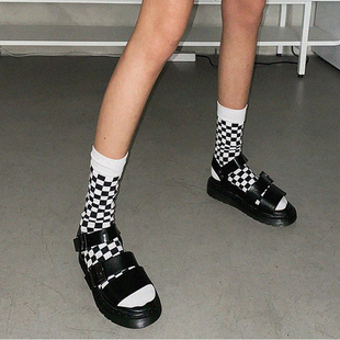 LAG时尚 女装 黑白棋盘格纹中筒女袜潮袜 韩国正品 现