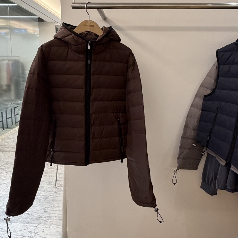 拼色连帽拉链潮款排骨羽绒服