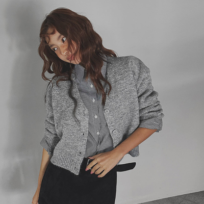 韩国纯色单排扣V领长袖短针织衫