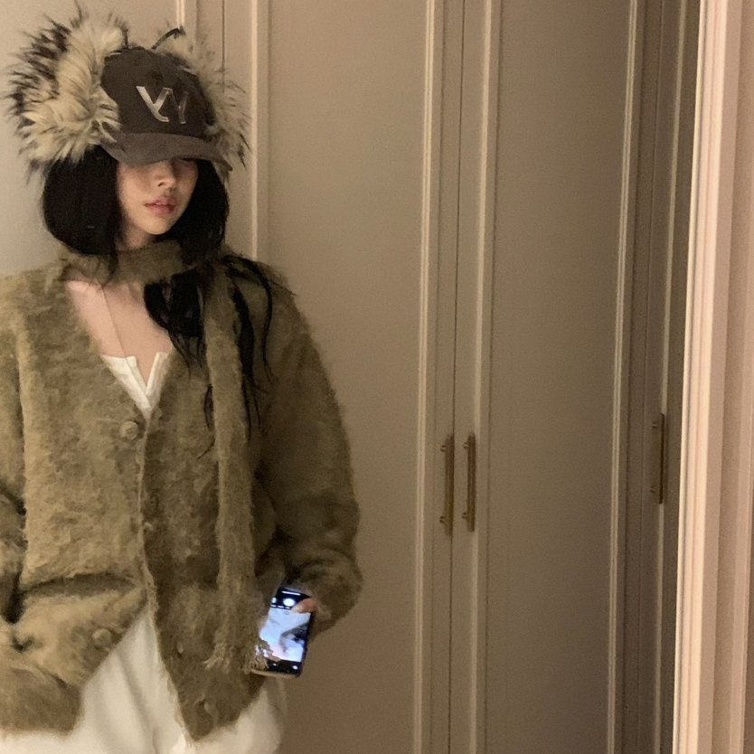 毛绒系围巾款潮流纯色针织开衫