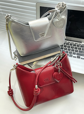 小众百搭包包女chip2024新款时尚设计爱心挂件链条单肩腋下包包