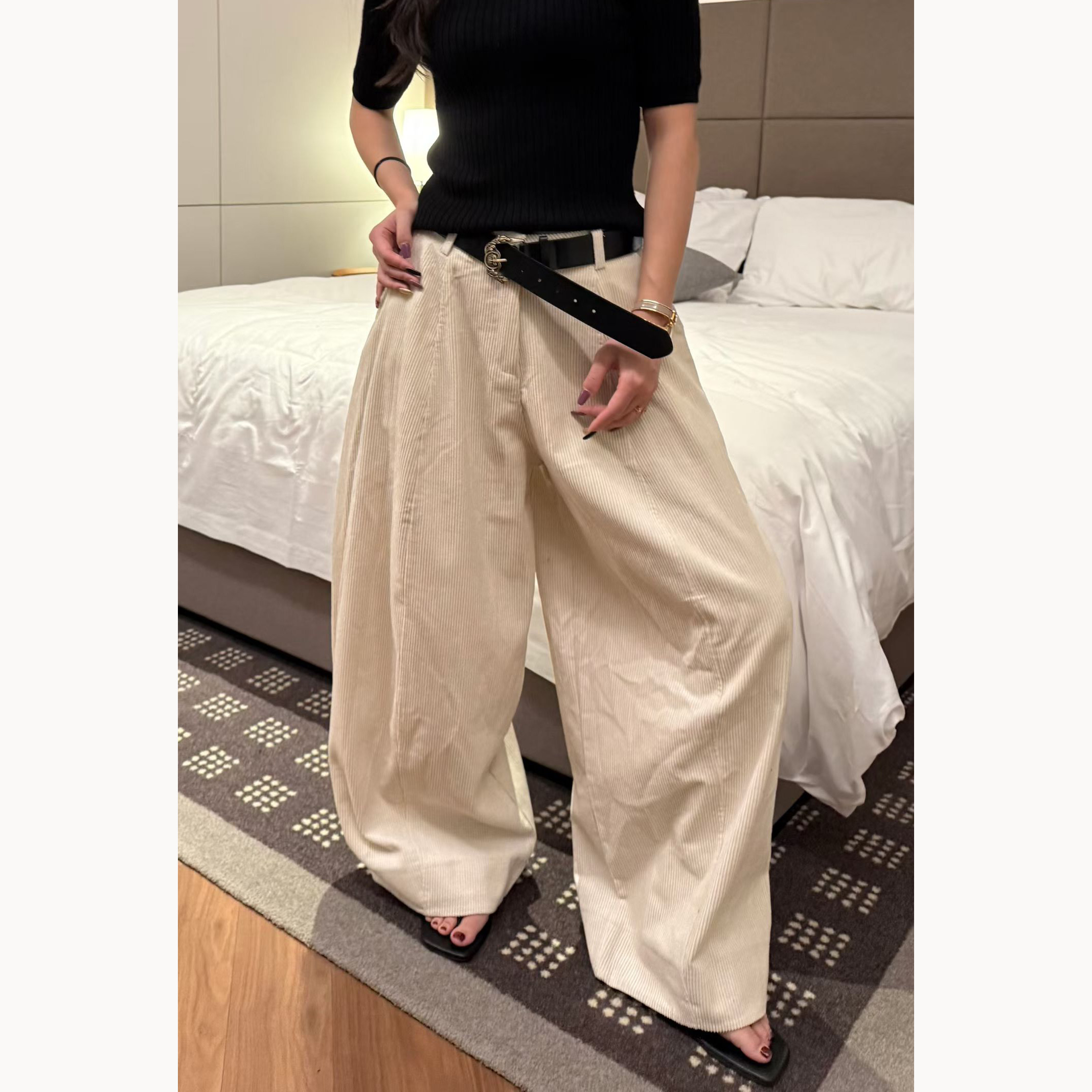 欧货女装2025秋季新款时尚弯刀裤百搭灯芯绒直筒阔腿休闲裤,女装/女士精品,休闲裤,淘宝优惠券,粉丝福利购,淘宝优惠卷