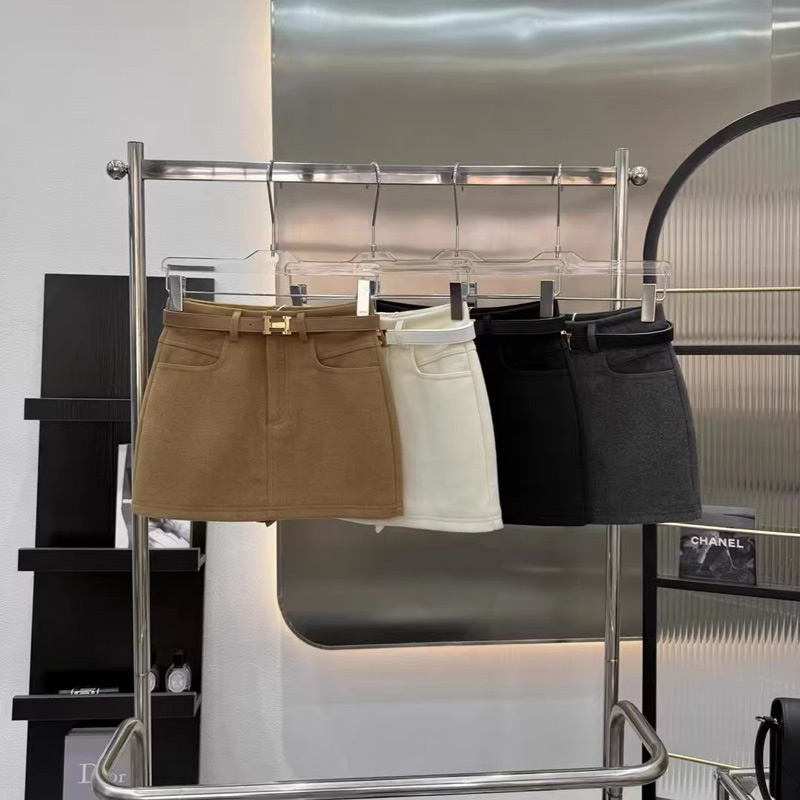 2025冬季新款毛呢短裙女韩版a字高腰网红包臀口袋修身显瘦半身裙