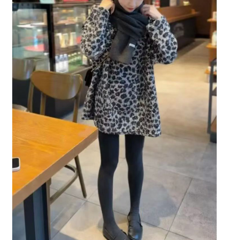 秋冬复古豹纹毛衣女宽松中长款套头保暖卫衣时尚显瘦