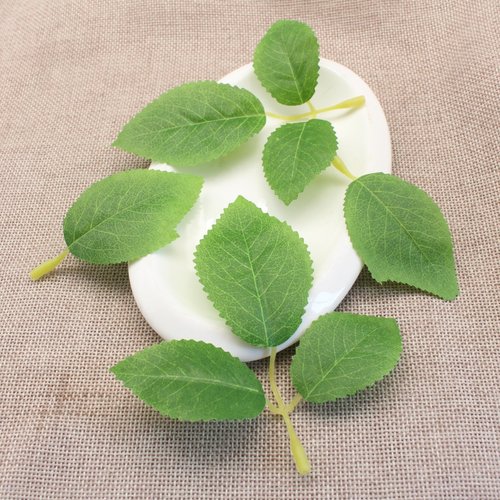 新款仿真三叉玫瑰叶绿叶