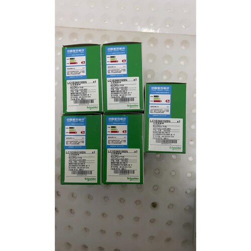 施耐德交流接触器LC1E0601M5N，全新未使用，议价