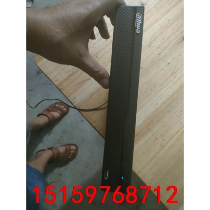 大华DH-HCVR5108HS-V4录像机。通电如图。成色如议价