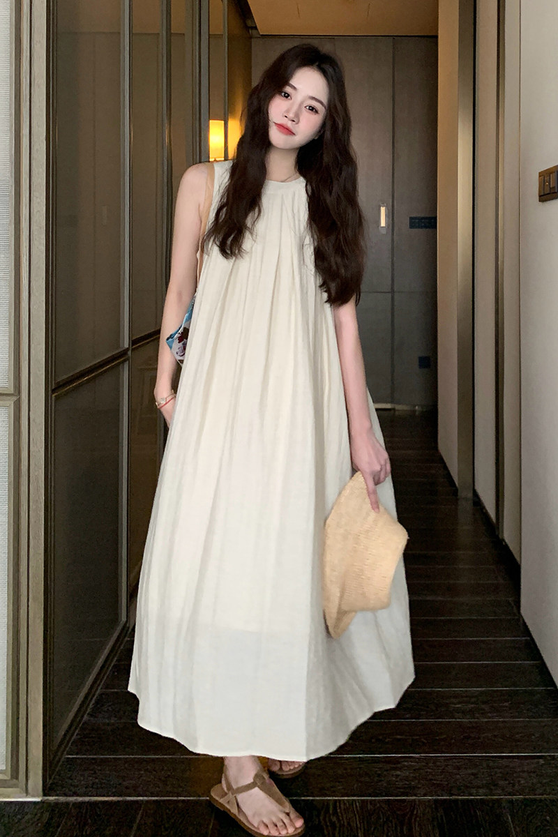 杏黄色无袖挂脖连衣裙女夏季2025新款法式温柔显瘦海边度假风长裙,女装连衣裙,2D043