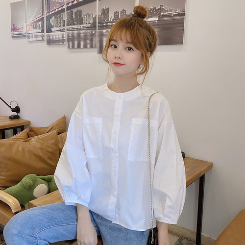 Long sleeve shirt with soft wind and small crowd design