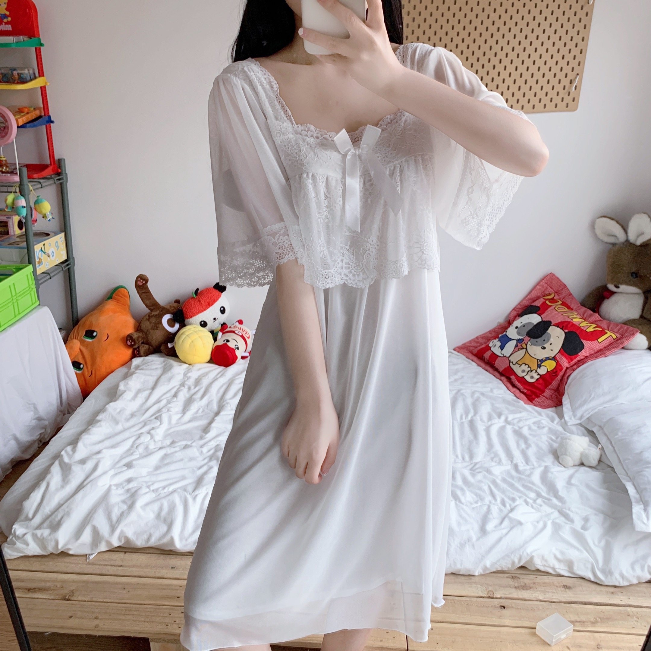 Real price Royal Princess style thin lace mesh short sleeve Nightgown