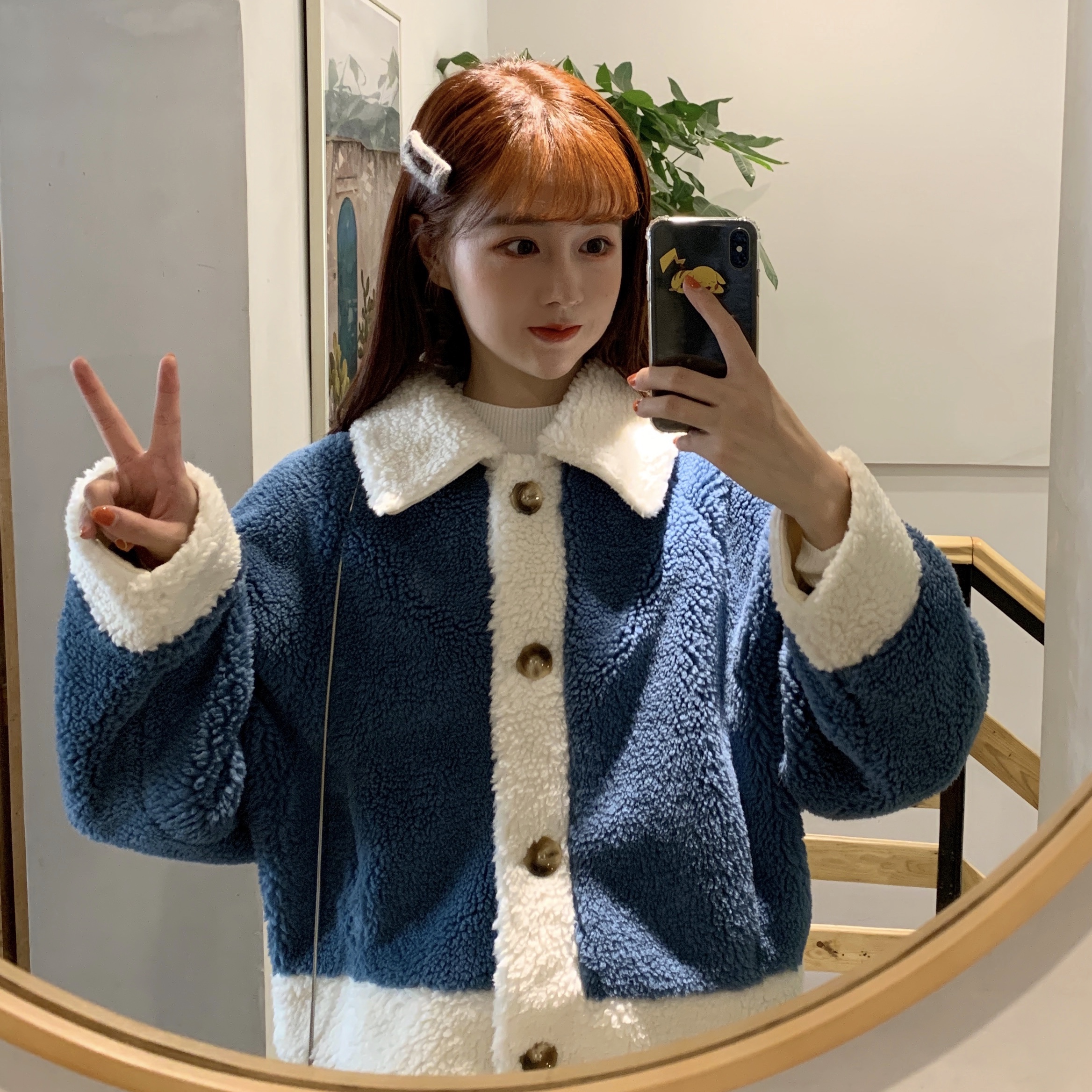 The actual price of the Korean version of the loose fitting coloured lamb coat