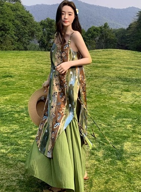 波西米亚印花吊带连衣裙女云南大理度假绿色油画绑带长裙不规则裙