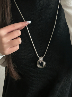 unbeaten银色缠绕圆环项链毛衣链