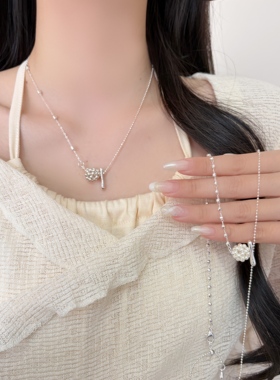 unbeaten珍珠花球流苏锁骨链