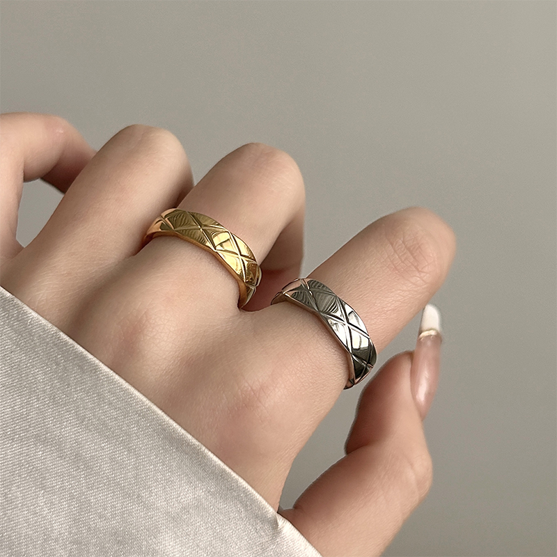 复古小香风菱格戒指轻奢小众设计高级感素圈指环钛钢不掉色食指戒