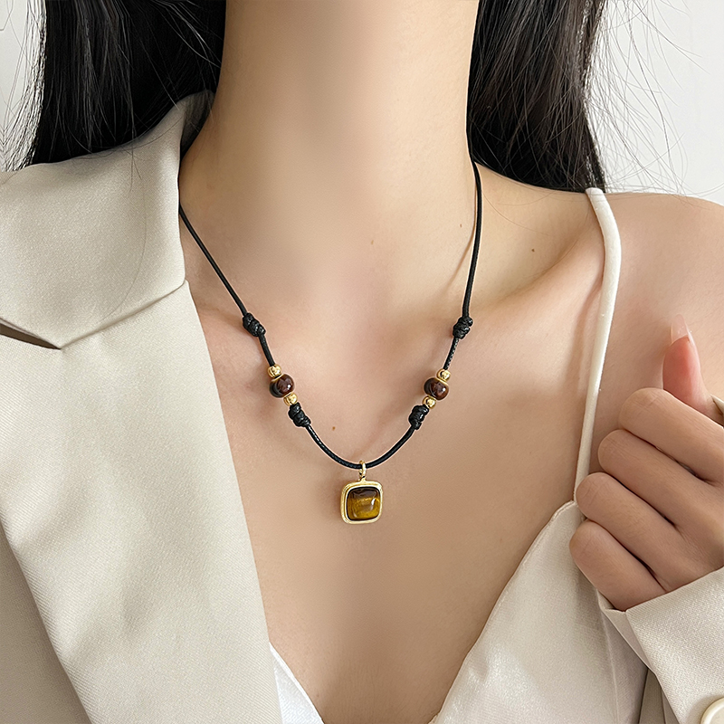 虎眼石编织皮绳项链秋冬新款