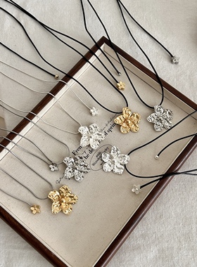 2025新款花朵吊坠黑绳项链毛衣链