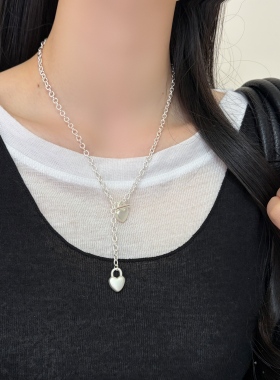 unbeaten银色爱心OT扣锁骨链