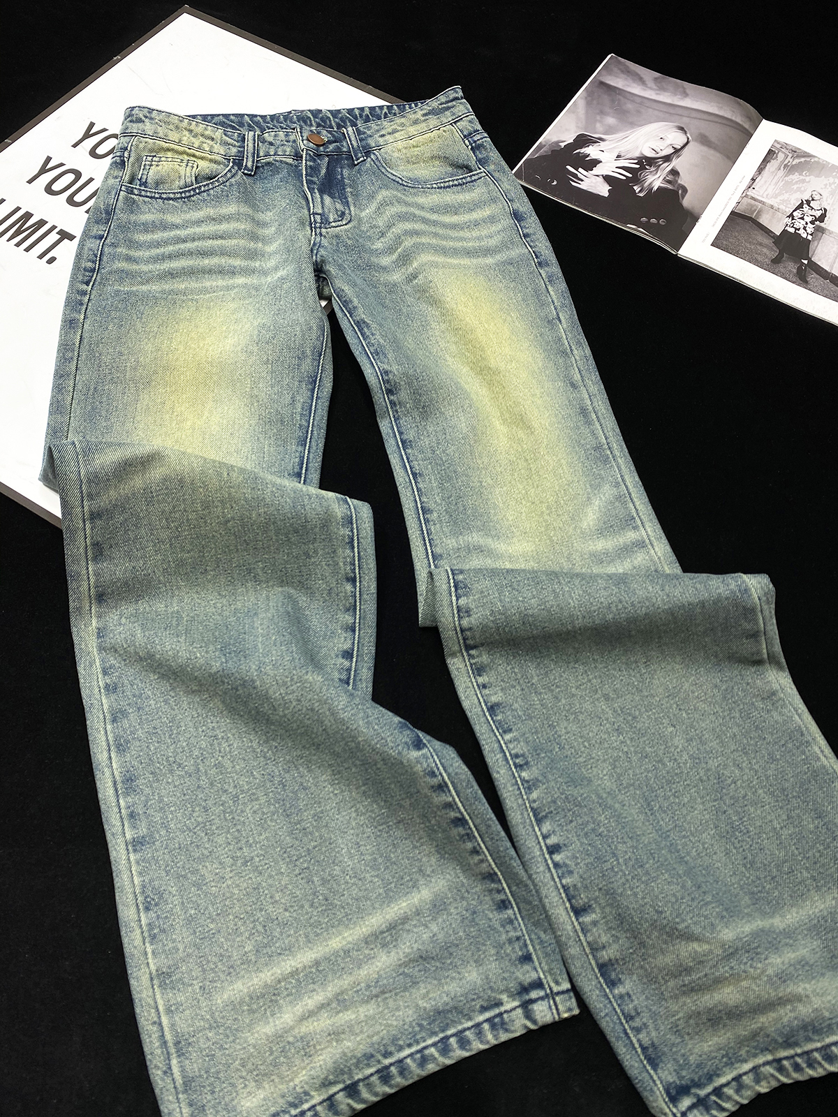 复古港风水洗做旧微喇牛仔长裤