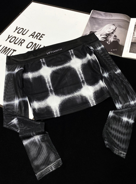 CCA自制氛围感辣妹黑色印花网纱露肩上衣字母一字肩弹力短款T恤女