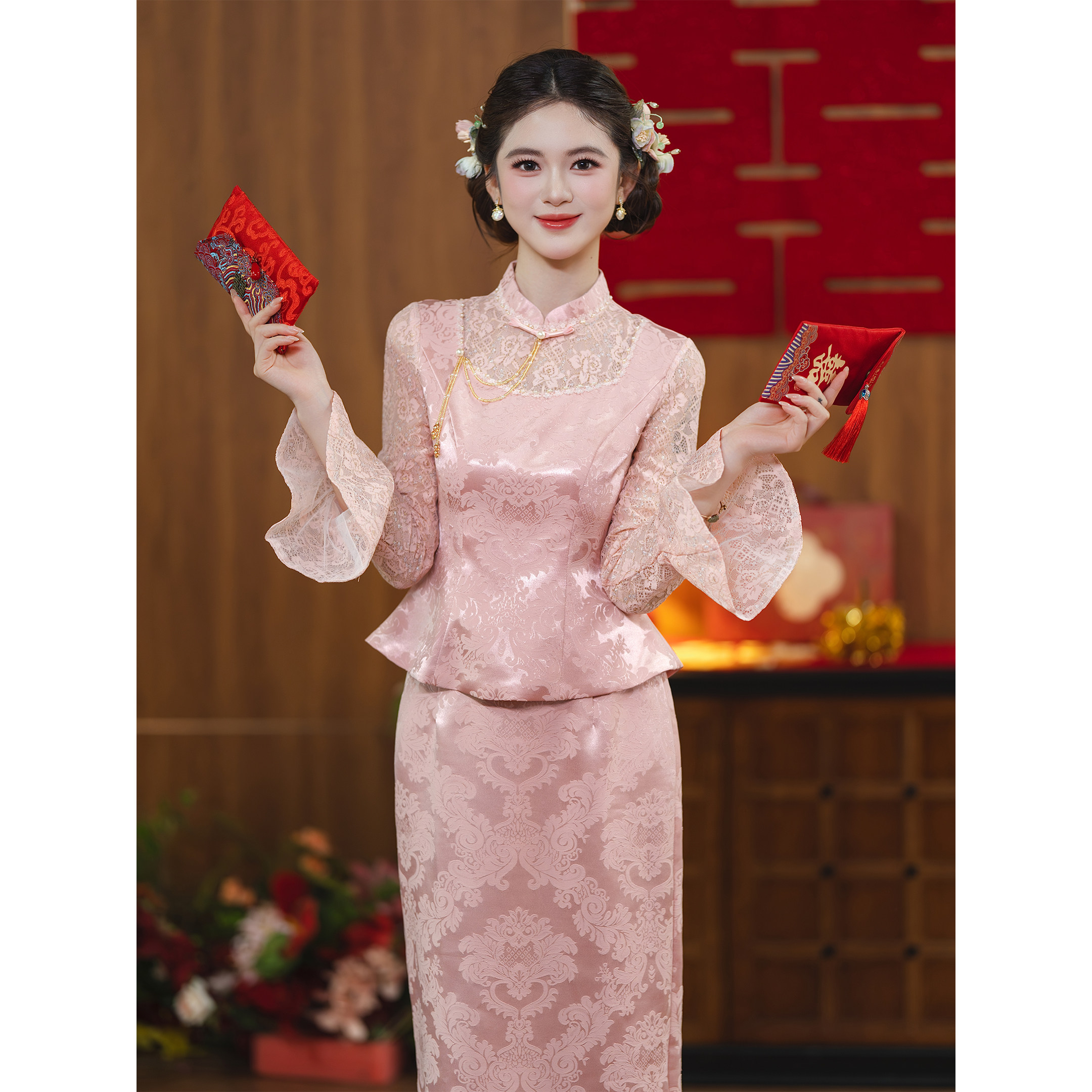 粉色旗袍新中式套装2026新款日常可穿订婚礼服裙女敬酒服新娘长袖图片