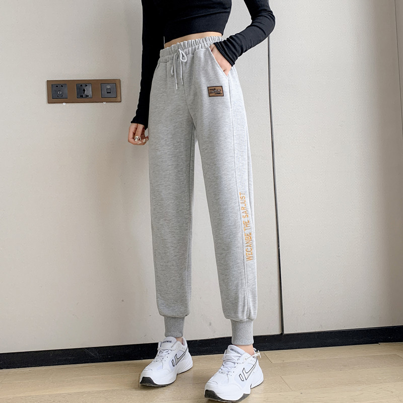 Women's loose legged pants are thin and versatile in real photos