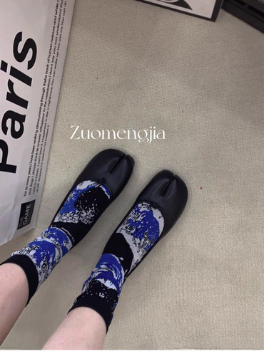 终于get到了黑色分趾袜的魅力！tabi百搭单品！日式sousou袜子女