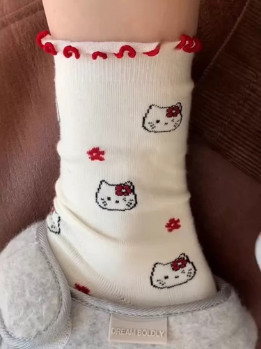 救！命～kitty酱好piu亮!!可爱慵懒太有趣辣～带红色花边很喜气哦
