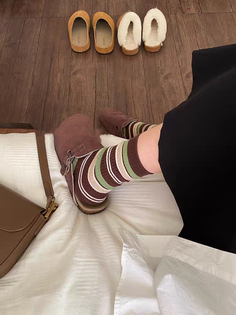 棕绿条纹袜堆堆袜真的永不过时！！复古撞色条纹设计好经典