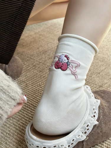 Kitty酱~！你…你你又霸屏夏天辣！炒鸡甜妹的袜子～一整个少女感