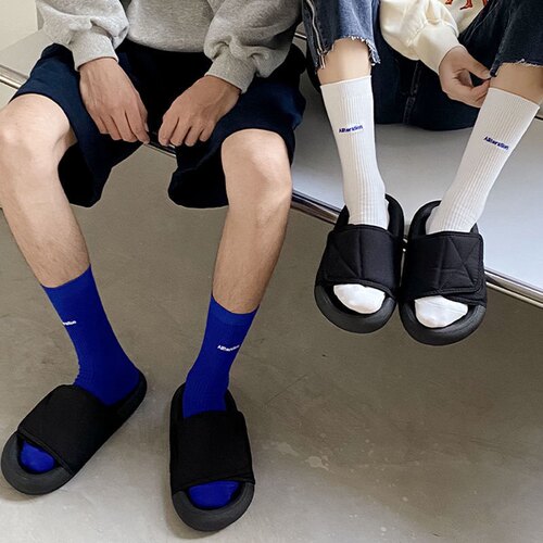 我长纯色字母刺绣中筒袜子女防臭