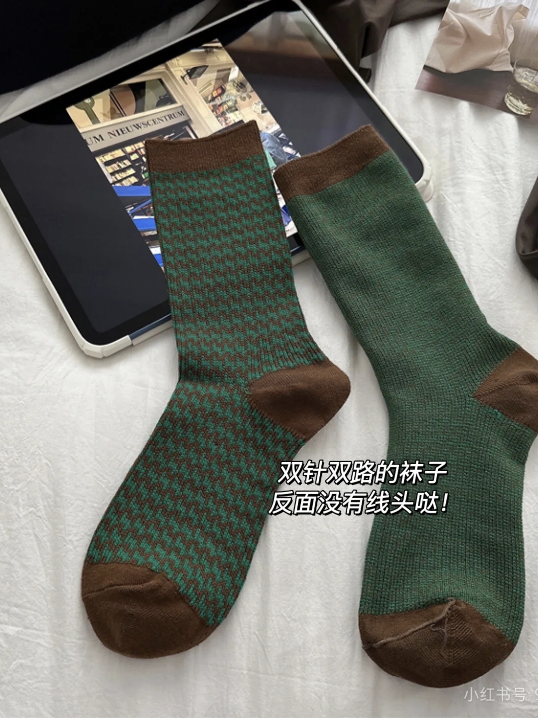 时髦女会选择的复古绿千鸟格wa子！这配色绝了，经典元素永不过时